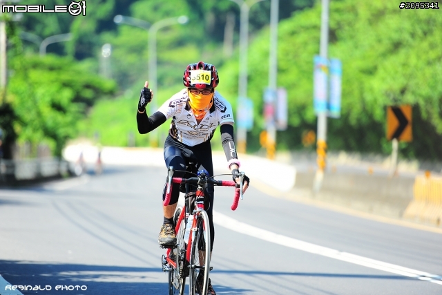 【 勇 往 直 前 吧 】2013 美利達經典百K (斜張橋下)