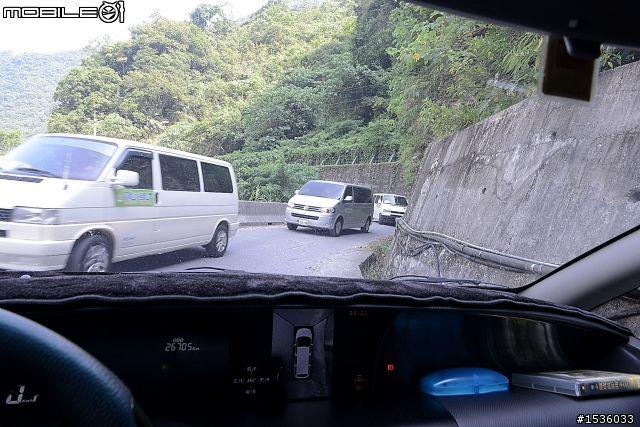 深吸一口氣,直接開車進入慕谷慕魚,沒遇到塞車,ya!