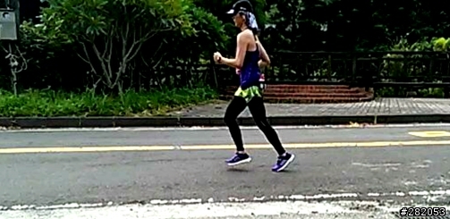Adidas Energy Boost 鞋測 +新增鞋底比較照p2 + 運動衣著分享!