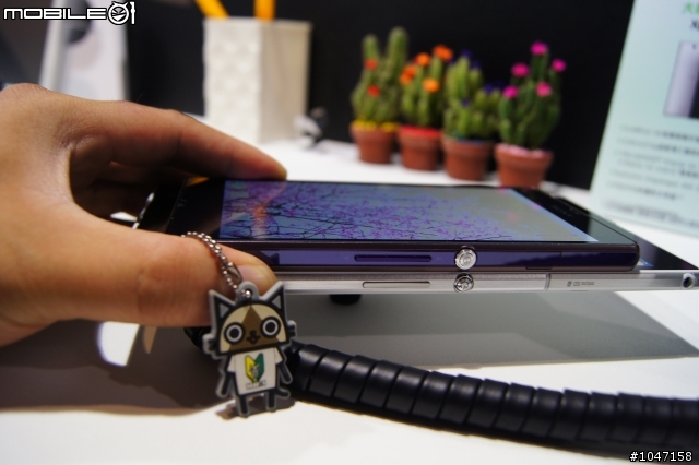 手機除了撈金魚 也可以擋雨了 XPERIA Z Ultra 體驗會心得