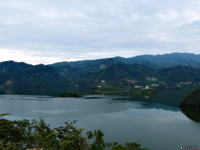 環湖單飛---苗栗鯉魚潭