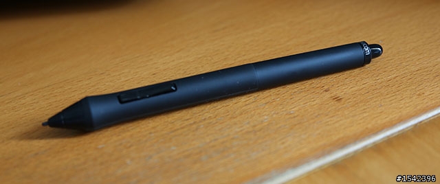 (開箱&代購分享) Wacom Cintiq 24HD touch