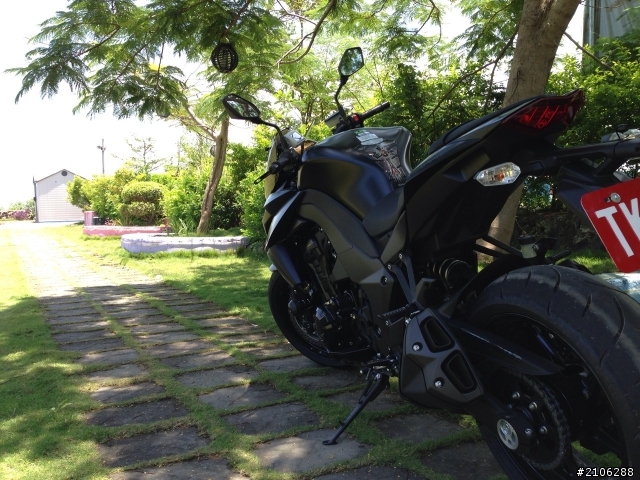 Z1000 隨處亂*跑