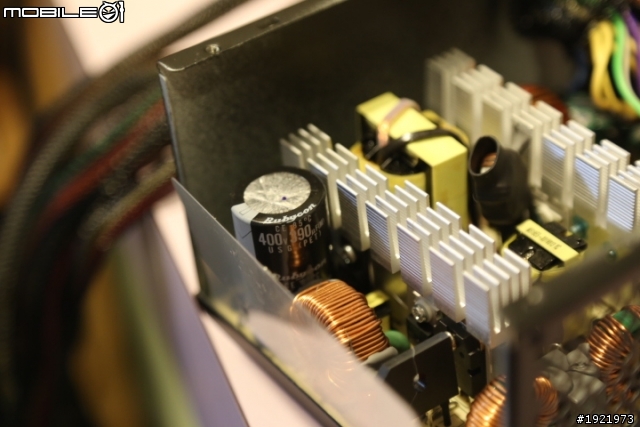 技嘉GREENMAX PLUS 450W...小小操爆你開箱...XD
