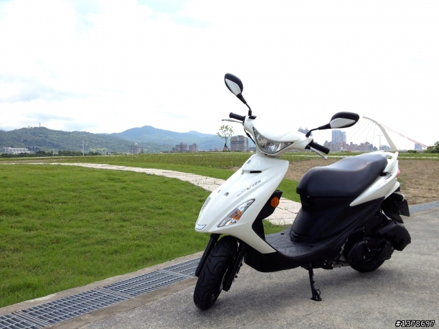男人都愛日本~~~車!Address V125SS開箱! 白色超讚!