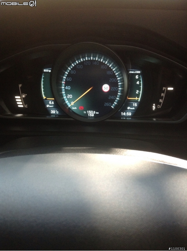 說好的開箱呢 Volvo V40