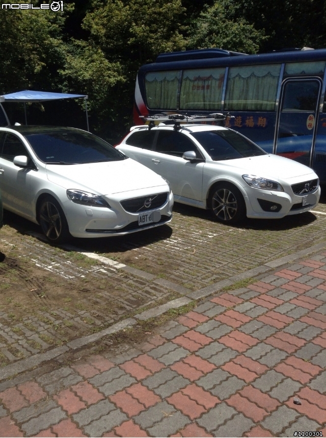 說好的開箱呢 Volvo V40