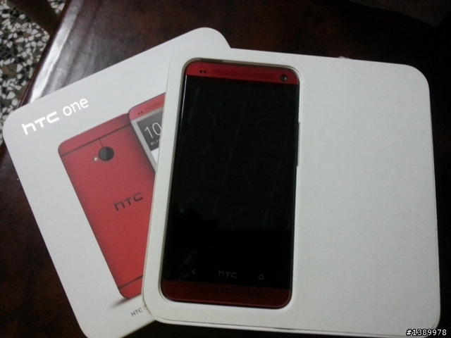 『簡易開箱』紅牛 32G ( New HTC One 紅色)