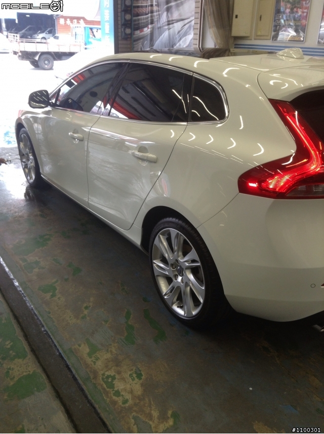 說好的開箱呢 Volvo V40