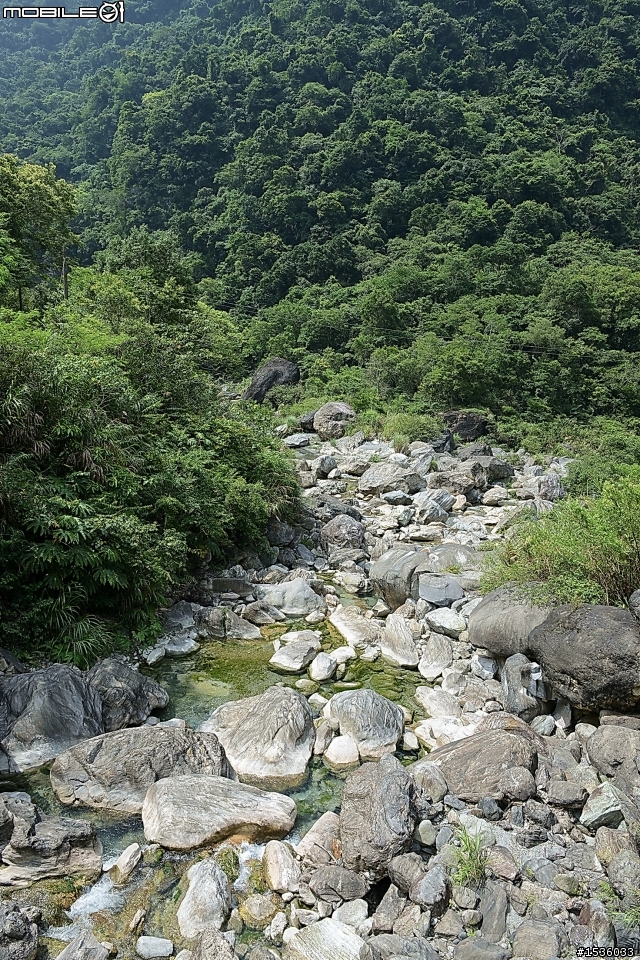 深吸一口氣,直接開車進入慕谷慕魚,沒遇到塞車,ya!