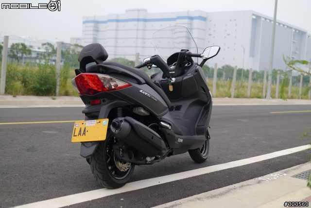 白牌進階黃牌GTS 300i