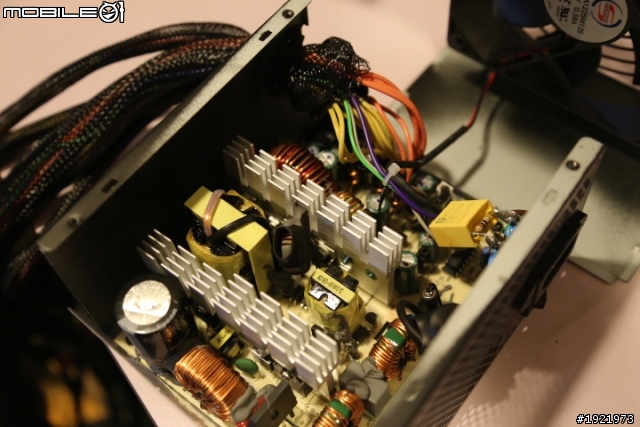 技嘉GREENMAX PLUS 450W...小小操爆你開箱...XD