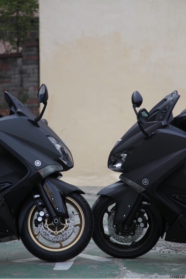 YAMAHA T-MAX VS T-MAX(特仕版)-圖多慎入