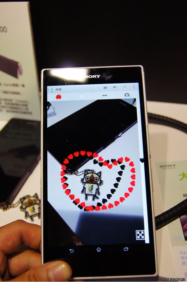 手機除了撈金魚 也可以擋雨了 XPERIA Z Ultra 體驗會心得