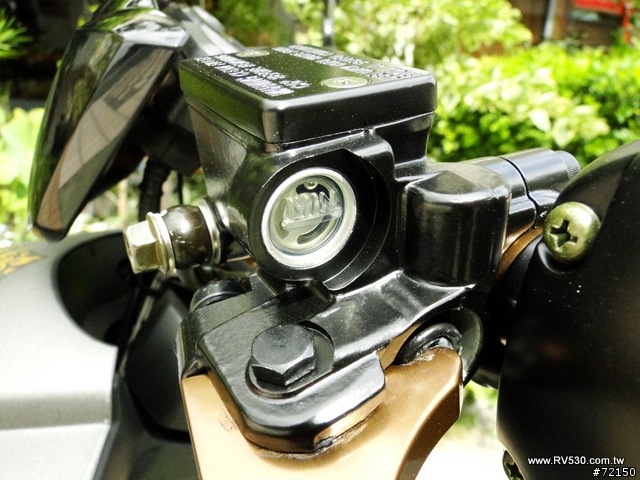 X-HOT150 星鑽灰交車...安全帽是隨便送一頂嗎?