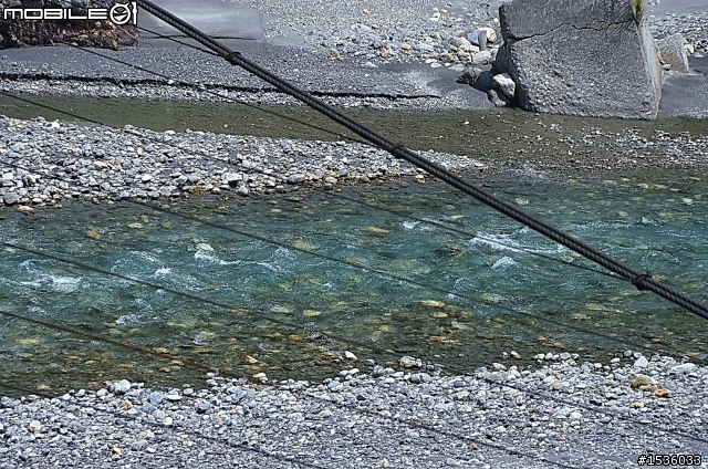 深吸一口氣,直接開車進入慕谷慕魚,沒遇到塞車,ya!