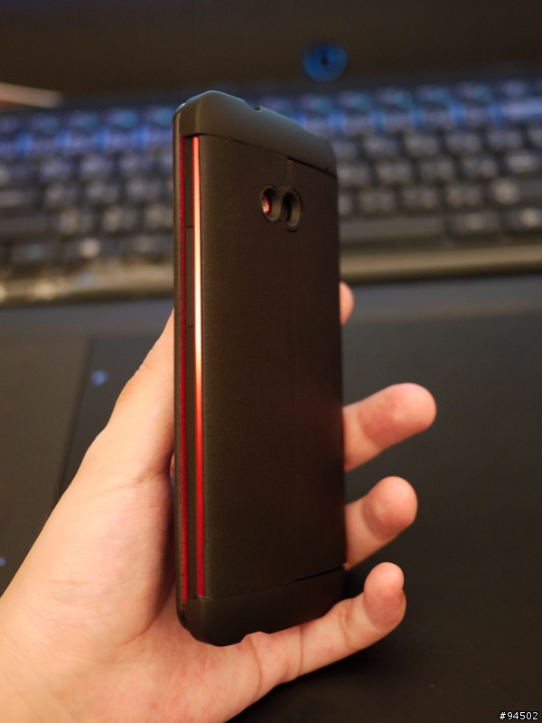 HTC New one 紅妞 + 原廠硬殼側翻保護殼分享~