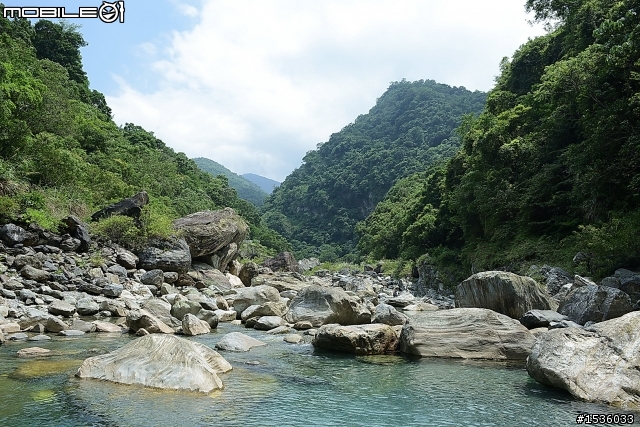 深吸一口氣,直接開車進入慕谷慕魚,沒遇到塞車,ya!
