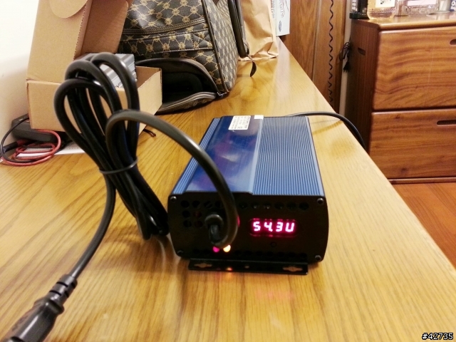 台灣製鋰鐵電池充電器