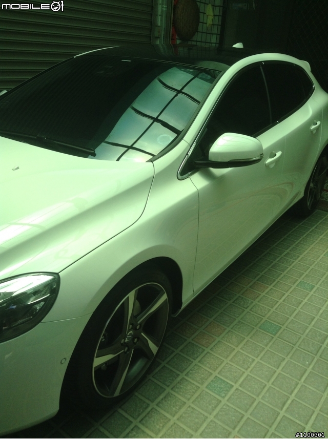 說好的開箱呢 Volvo V40