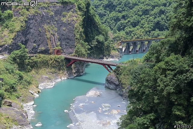 深吸一口氣,直接開車進入慕谷慕魚,沒遇到塞車,ya!