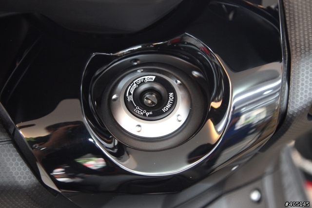 YAMAHA T-MAX VS T-MAX(特仕版)-圖多慎入