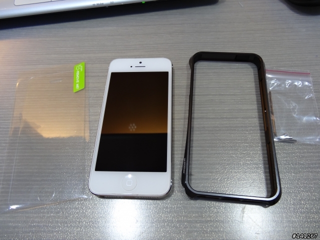 iPhone 5 鋁合金保護框 with 玻璃保護貼 開箱