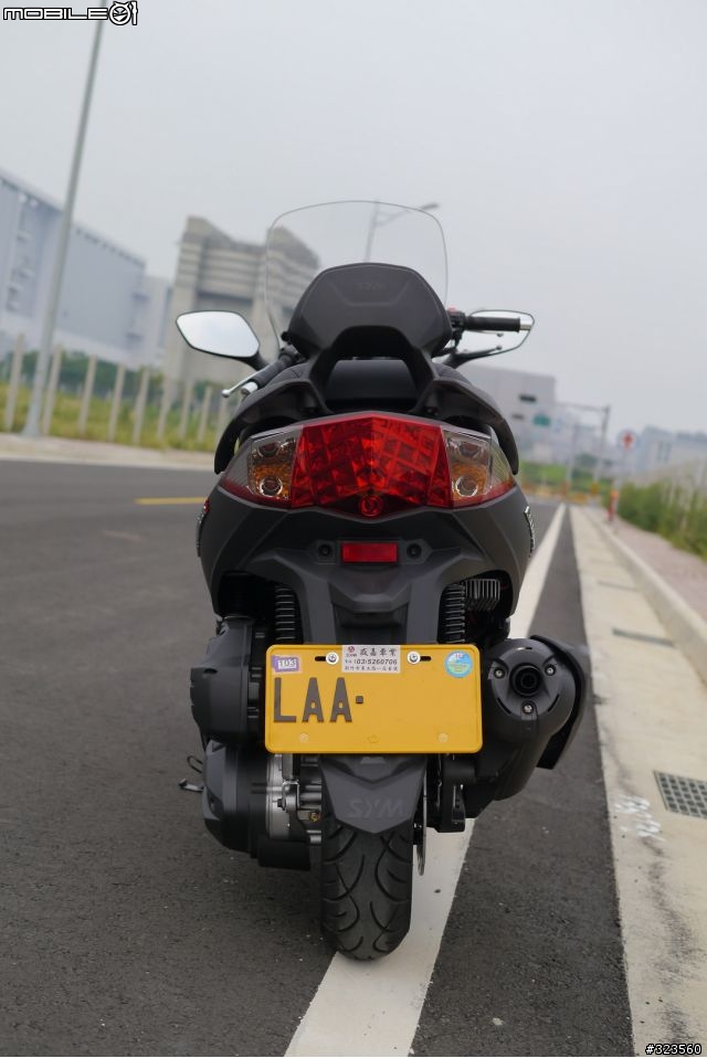 白牌進階黃牌GTS 300i