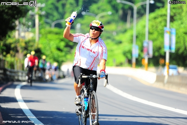 【 勇 往 直 前 吧 】2013 美利達經典百K (斜張橋下)