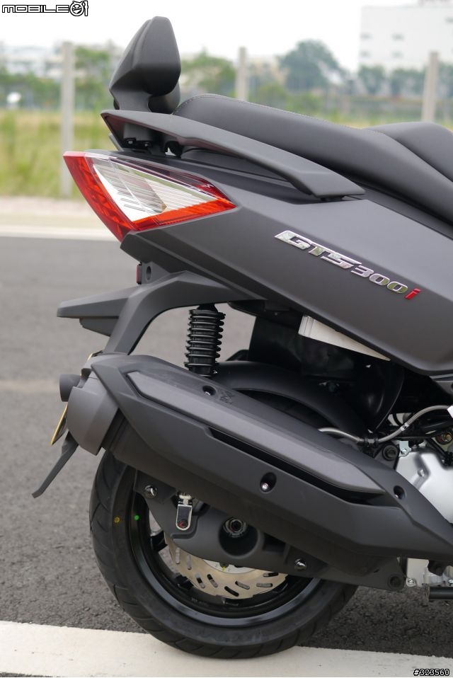 白牌進階黃牌GTS 300i