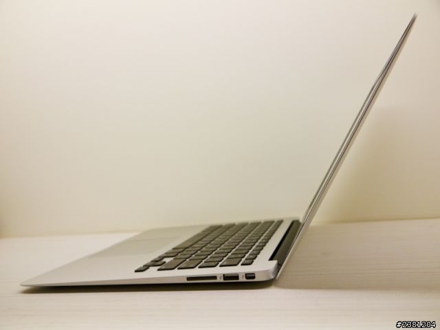 颱風天的 macbook air 2013 與好用配件開箱!!