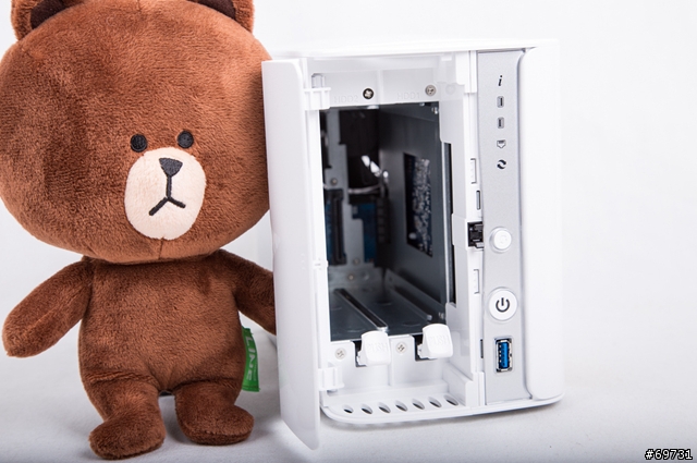 Thecus 色卡司 N2520 NAS 讓初學者的你,也能輕易上手