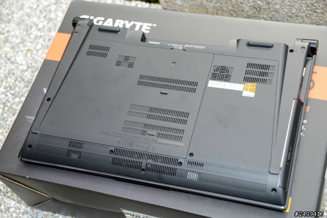 應用展入手霧黑GIGABYTE P25K電競筆電分享