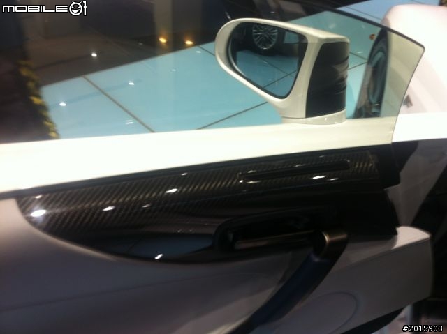 LEXUS南台中旗艦展示中心 錄到 LFA 卸車過程~! (圖+影)