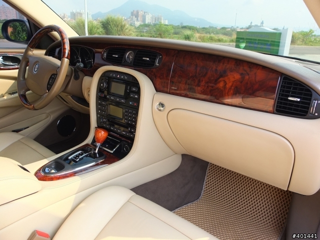 Jaguar XJ6 開箱