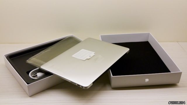 颱風天的 macbook air 2013 與好用配件開箱!!