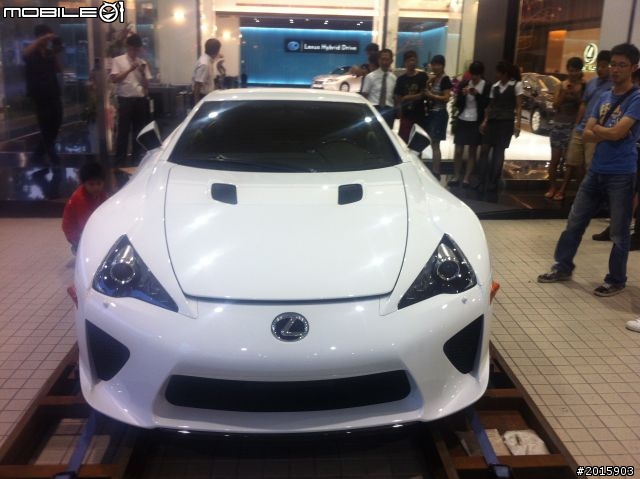 LEXUS南台中旗艦展示中心 錄到 LFA 卸車過程~! (圖+影)