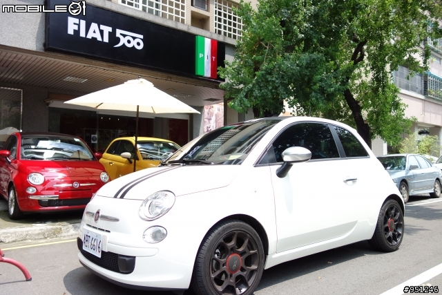 FIAT 500 也太可愛了吧(賞車分享)....