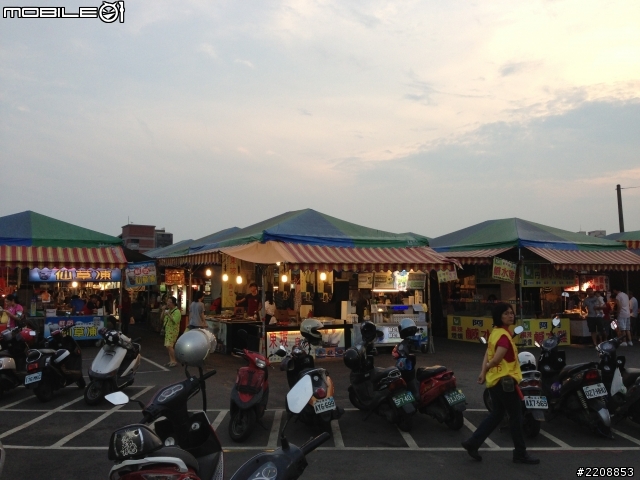 桃園夜市新據點-御花園夜市-台南(花枝羹/蚵仔煎/雞排)店