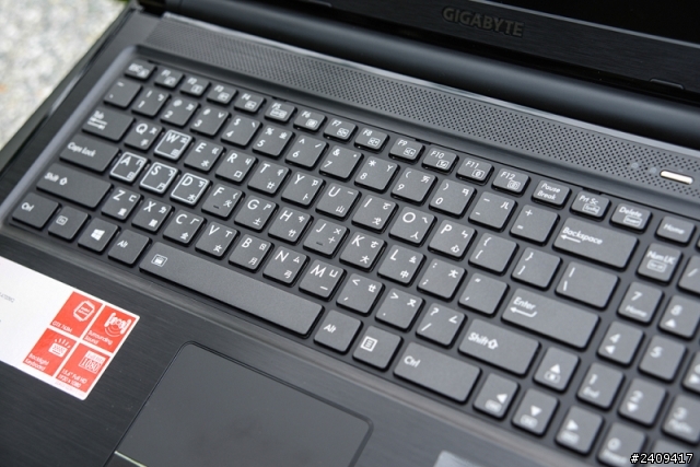 應用展入手霧黑GIGABYTE P25K電競筆電分享