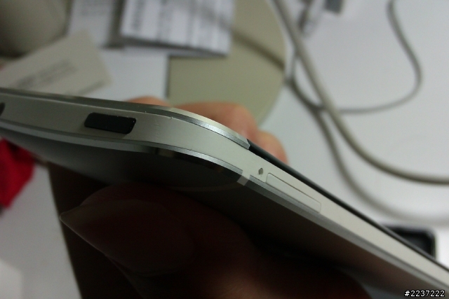 給HTC維修品質一個大大的讚!!!! 紫光任務+照片邊緣模糊 解畢...