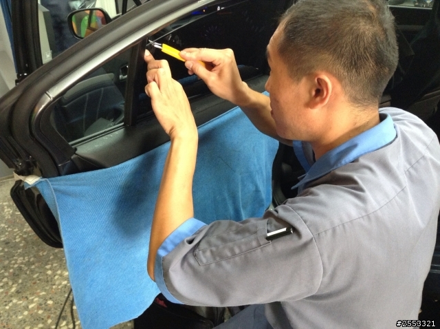 舒熱佳solar gard 車身GS10 +FSK前檔F-20隔熱紙施工過程+開箱文