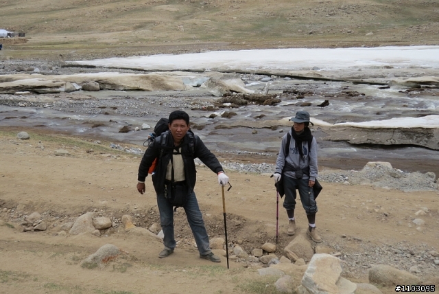 西藏轉山(岡仁波齊峰6721米)_走上海跋5600米之洗盡一生罪業(上集)