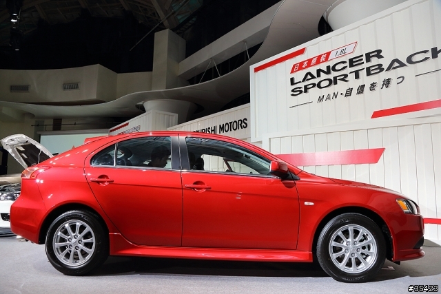 日本進口神祕新車(Mitsubishi Lancer Sportback 1.8 & Pajero 3.2)VIP上市現場直擊活動(圖多!內有福利照)