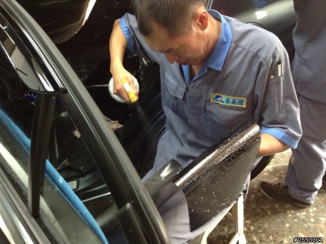 舒熱佳solar gard 車身GS10 +FSK前檔F-20隔熱紙施工過程+開箱文