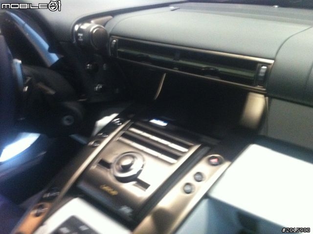 LEXUS南台中旗艦展示中心 錄到 LFA 卸車過程~! (圖+影)
