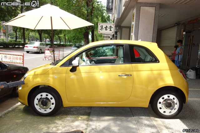 FIAT 500 也太可愛了吧(賞車分享)....
