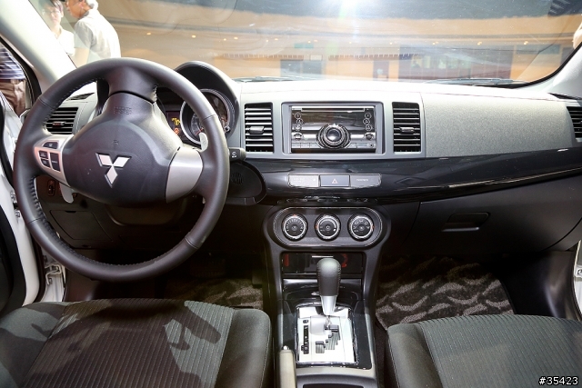 日本進口神祕新車(Mitsubishi Lancer Sportback 1.8 & Pajero 3.2)VIP上市現場直擊活動(圖多!內有福利照)