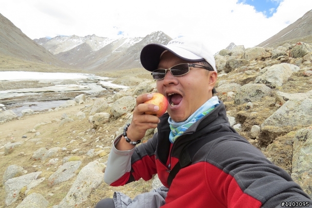 西藏轉山(岡仁波齊峰6721米)_走上海跋5600米之洗盡一生罪業(上集)