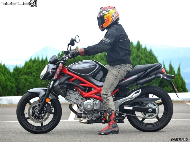 SUZUKI GLADIUS650 ABS 2013年式登場